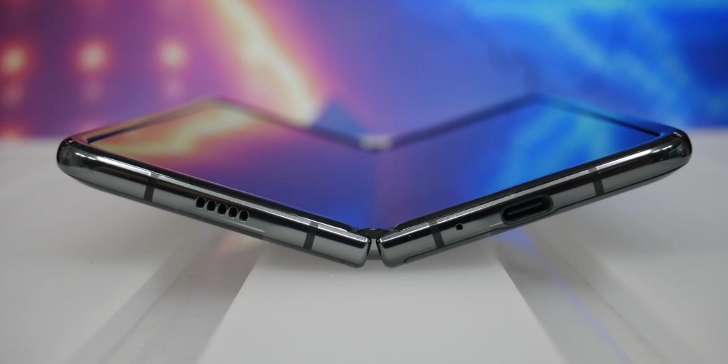 Samsung представила второе поколение складного смартфона Galaxy Z Fold 2